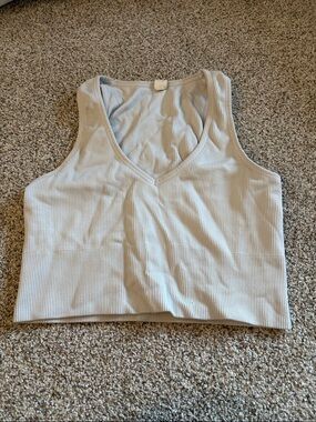 90 Degree By Reflex Ribbed V-Neck Cropped Tank Top - Light Blue Gray